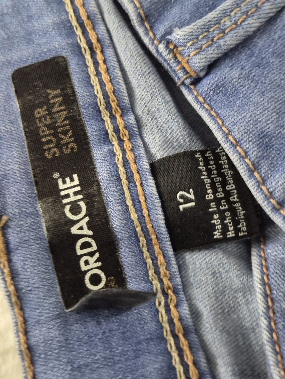 Jordache Super Skinny Light Blue Jeans size 12 mid rise, has some stretch